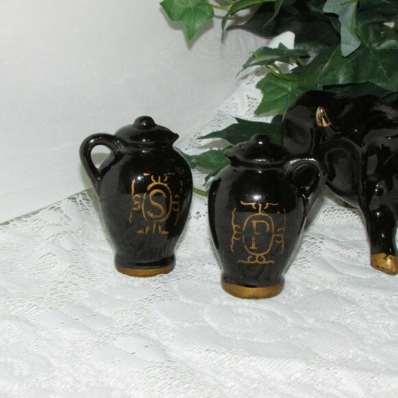 Vintage Salt & Pepper Shakers 3 pc Set Ox & Jugs Cow Bull - Picture 6 of 10